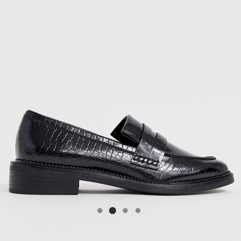 Size 7 1/2 black croc print loafers brand new